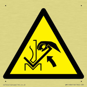 W031 Warning: Hand crushing between press brake and material